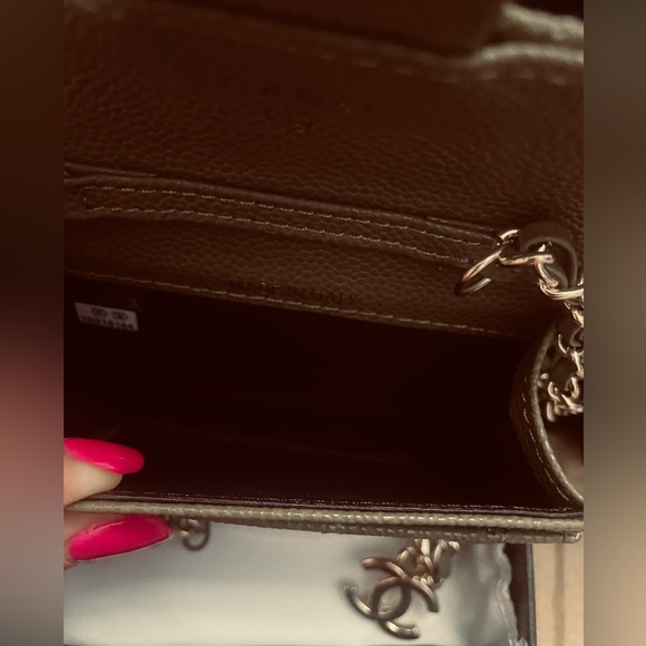 🥑 🚫SOLD🚫Chanel Mini Quilted Bag with iconic Gold braided Chain Vegan leather - Picture 5 of 5